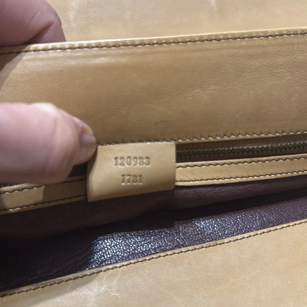 Gucci Women's Tan Leather Bag - Picture 5 of 16